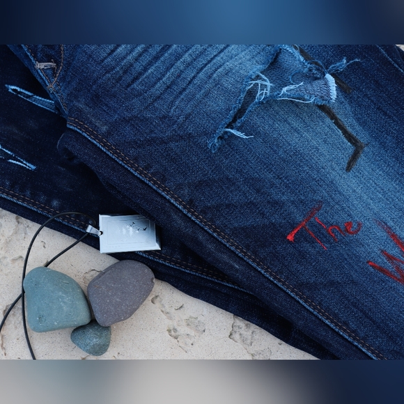 Express Ripped/Graphic Printed Jean Jegging Zelda Slim Fit Size 0 - Picture 4 of 5